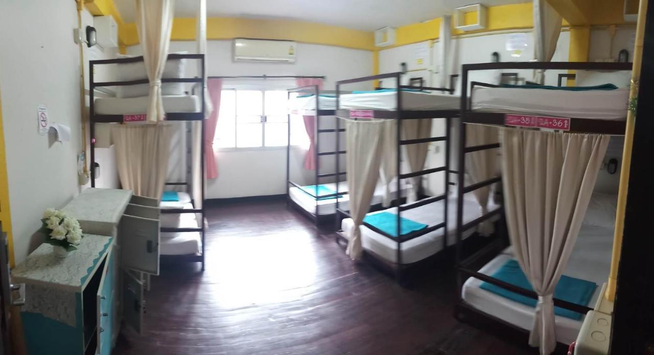 Fun-D Hostel Chiang Rai Exteriör bild
